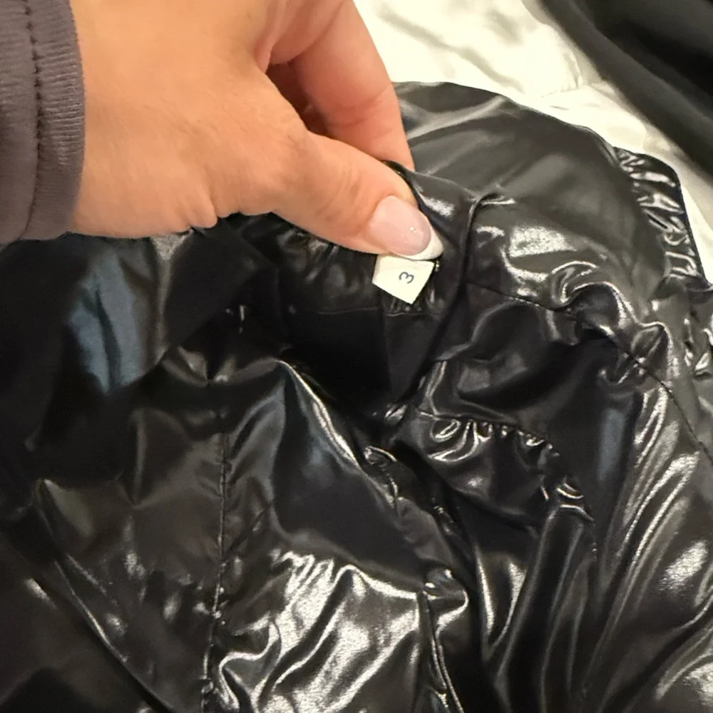 Moncler Shiny Black Women's Puffer Jacket - Picture 9 of 9